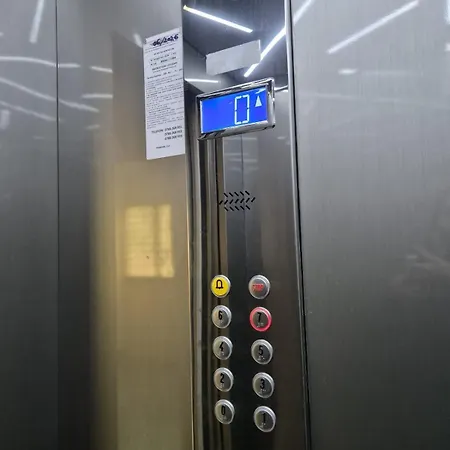 Panorama 7 - Ultracentral Apartment Iconic View